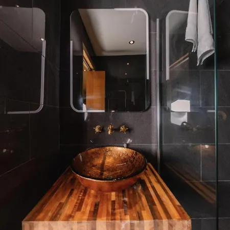 Superb Luxury By Canal - Central *