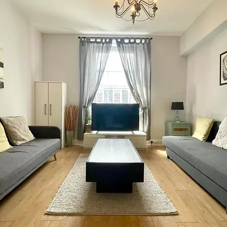 South Bridge Apartment