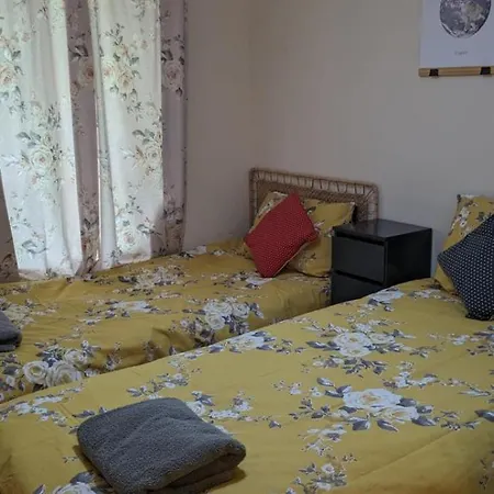 דירה Two Bedrooms With Free Parking אדינבורו