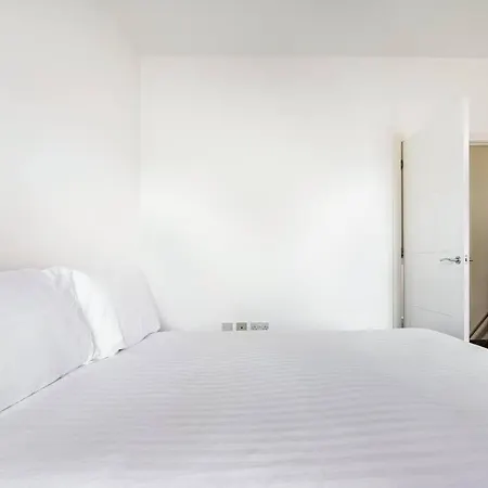 Bright, Modern 2 Bedroom House With Free Parking! Appartement Edinburgh