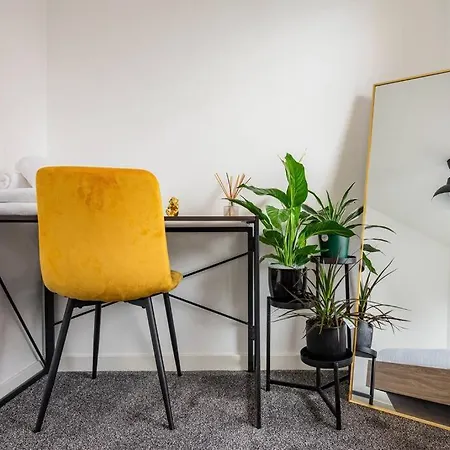 Bright, Modern 2 Bedroom House With Free Parking! Edinburgh