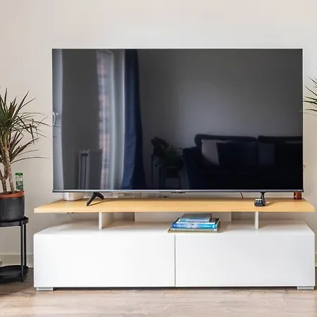 Appartement Bright, Modern 2 Bedroom House With Free Parking! *