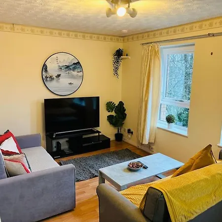 Two Bedrooms With Free Parking אדינבורו