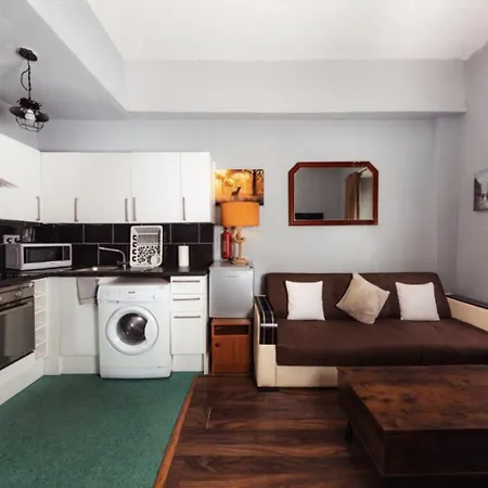 Warm & Welcoming Close To Meadows! City Centre 10 Apartment *