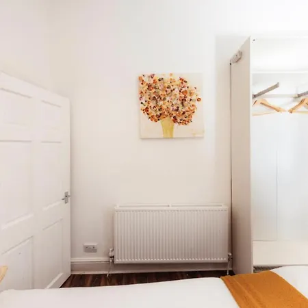 Warm & Welcoming Close To Meadows! City Centre 10