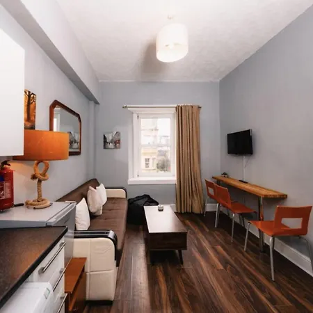 Warm & Welcoming Close To Meadows! City Centre 10 Edinburgh