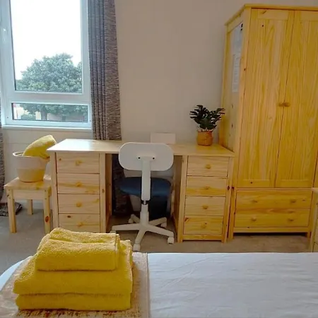 Affittacamere Lovely Rooms, Great Transport, Airport Bus, 5 Mins To Beach, Great Value Edimburgo