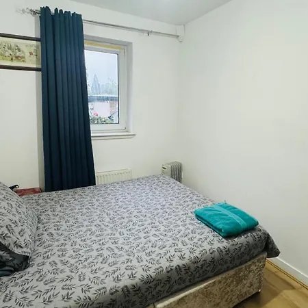 Fabulous 1bed 1bath Ground Floor Shared ,only Double 公寓