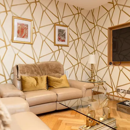 Argyl - 4 Bed On York Place, New Town Apartment