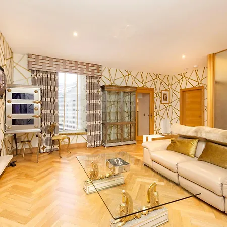 Argyl - 4 Bed On York Place, New Town *