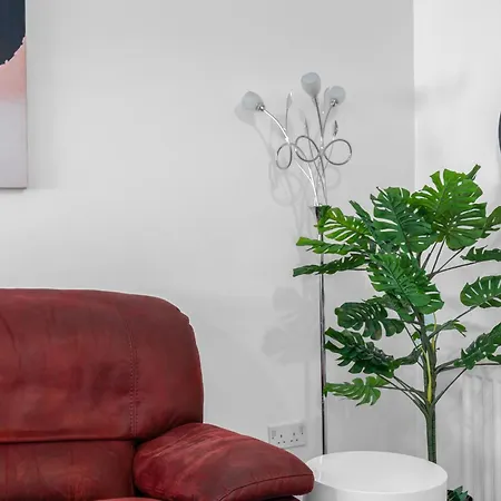 Cosy, Stylish Bedroom For Business And Work Travellers