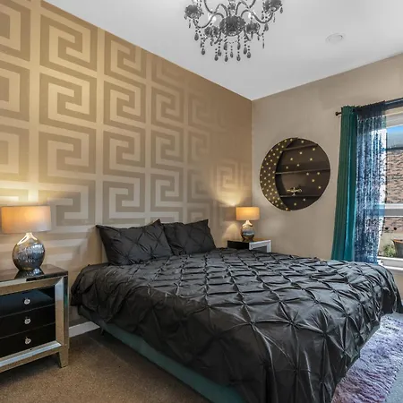 Cosy, Stylish Bedroom For Business And Work Travellers