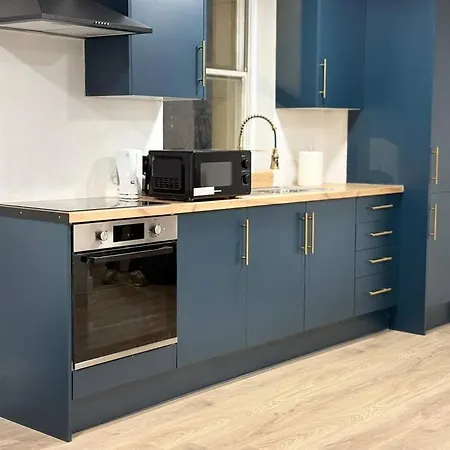 Modern 1 Bedroom - 5 Min Walk From Princess Street Eb1