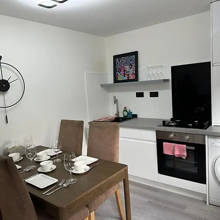 Cozy 2 Bedrooms With Private Parking Space And Garden Appartement