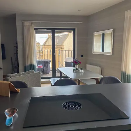 Modern Flat In New Town