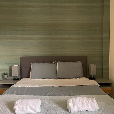 Modern Flat In New Town Апартаменты *