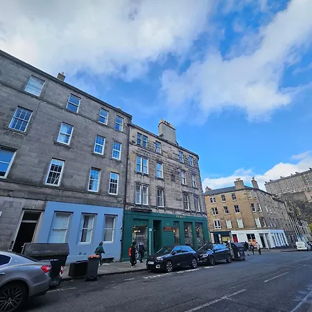 No15 Castle View Homestay