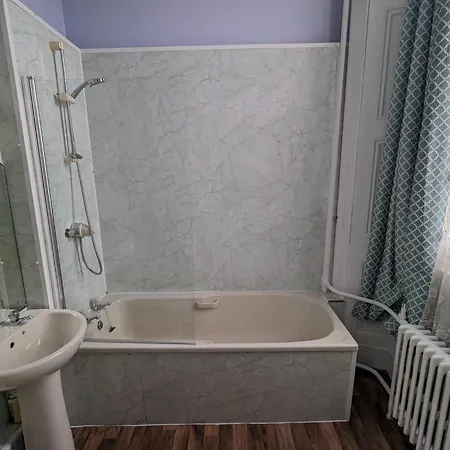 Eliza House ホテル