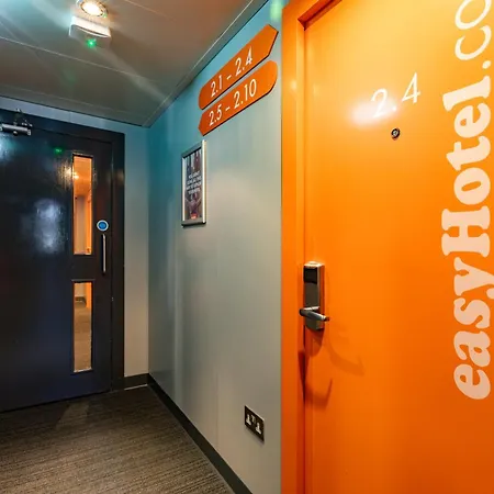 Easyhotel 2* Edimburgo