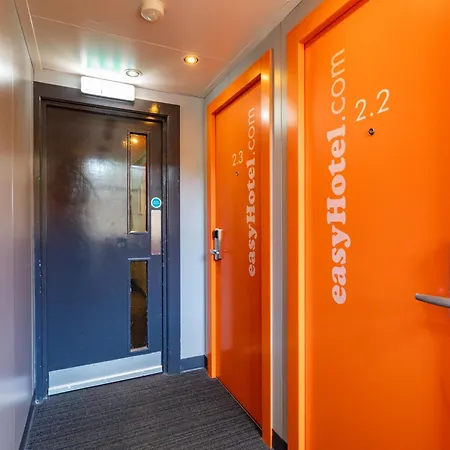 Hotel Easyhotel
