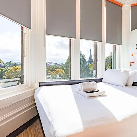Easyhotel