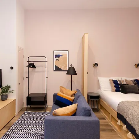 Argyl - Abbey Gate Near Holyrood *