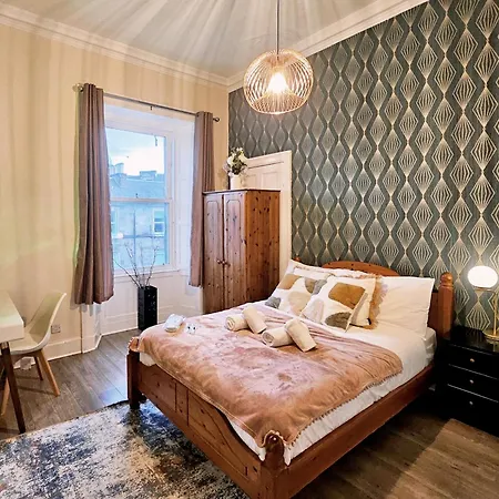 Проживание в семье No15 Castle View