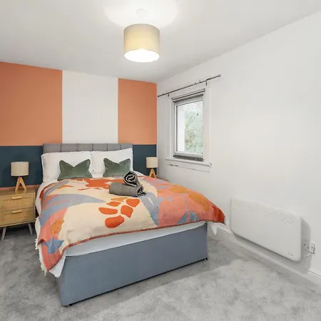 Stylish 3bed House Near Airport *