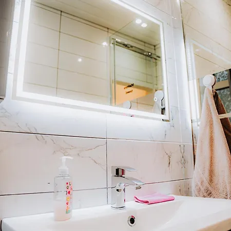 Large Bedroom, Close To Airport And Centre Pansiyon Edinburgh