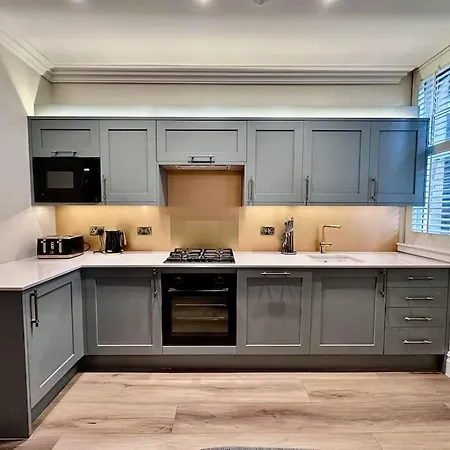 公寓 Spectacular 2 Bed, 2 Bath In Centre *