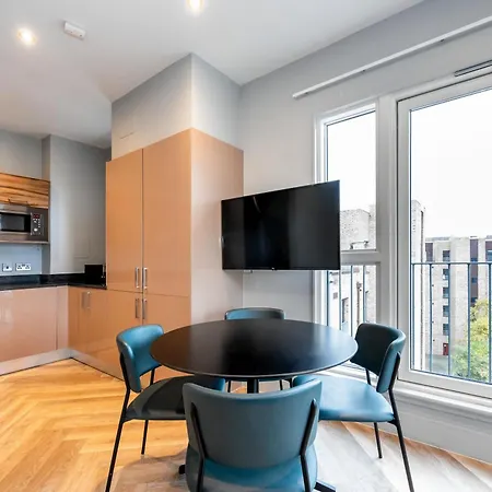 Staycity West End 아파트호텔