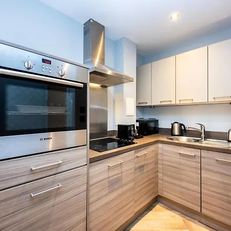 Aparthotel Staycity West End 4*