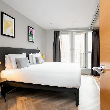 Aparthotel Staycity West End