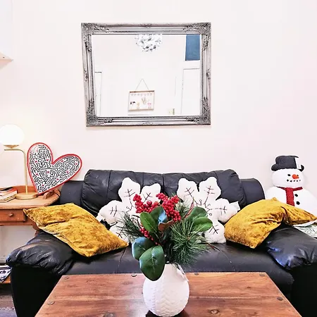 No15 Castle View * Эдинбург