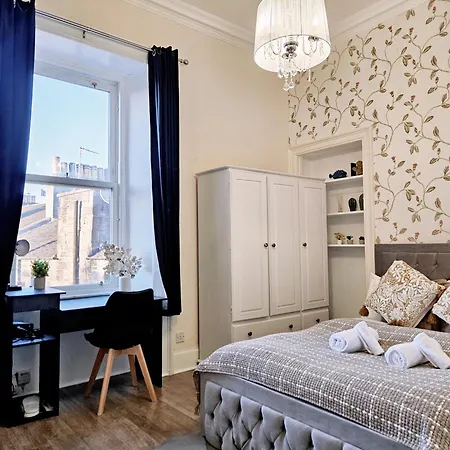 No15 Castle View Homestay *