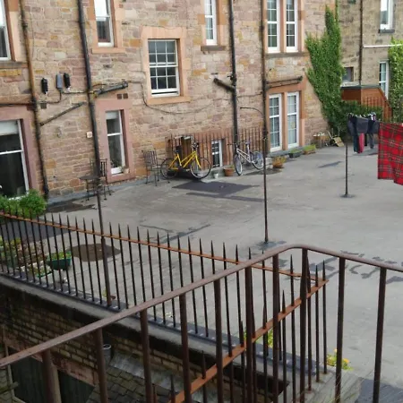 Cosy In Centre , 2 Bedroom1 Bathroom *