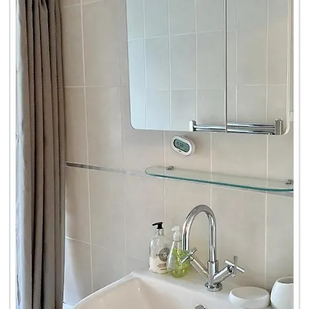 Beautifully Decorated 2bed Apt- Gem In Center Édimbourg