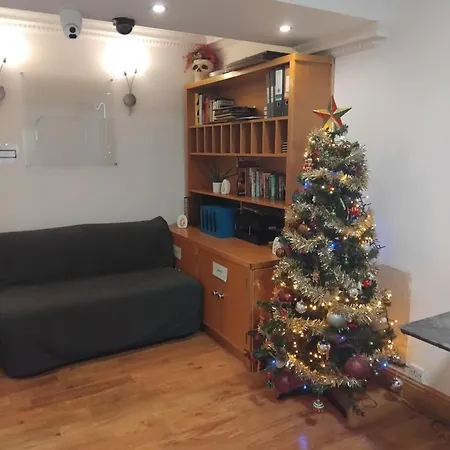 אכסניה Victoria Park House *