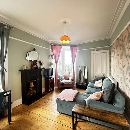 Cosey And Vibrant Flat In Leith, Daire *
