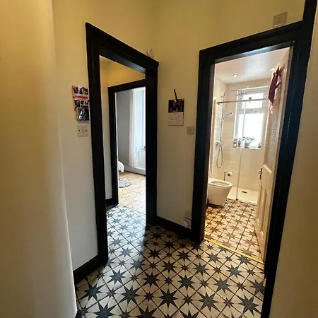 Cosey And Vibrant Flat In Leith, Daire Edinburgh