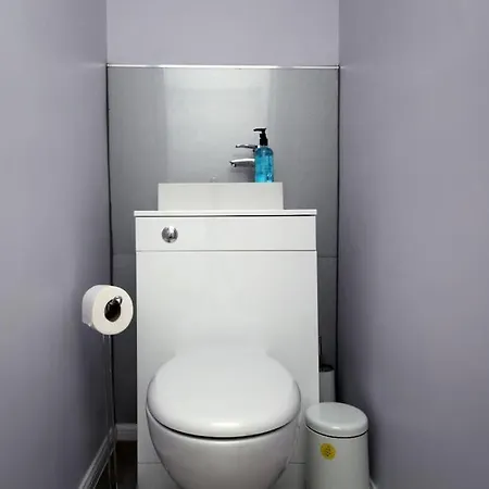 Modern Centre In Hub * Edinburg