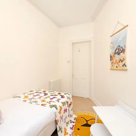 Apartment City Centre Modern Flat For 2 Adults And 1 Child Edinburgh