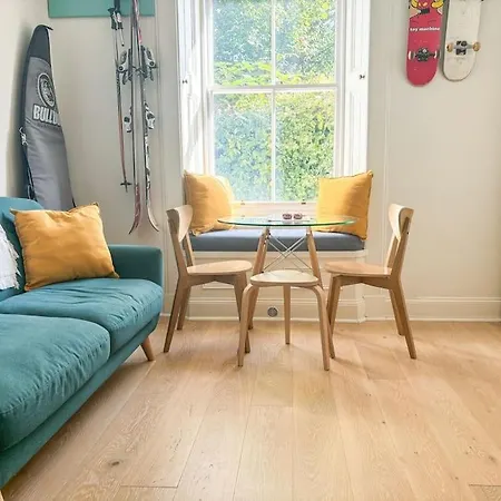 Apartment Artist Colony With Sauna And Private Garden, And Easy Walk To Centre