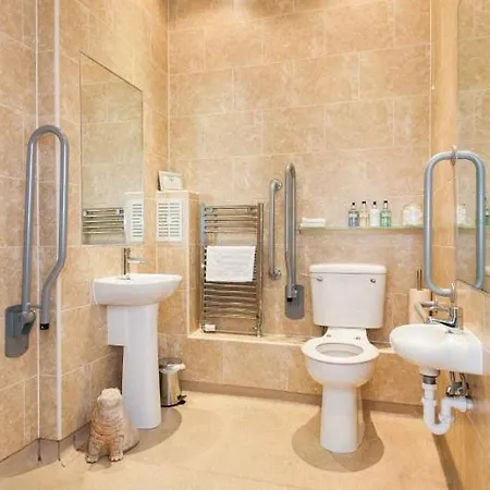 בית הארחה Fraoch House 4*