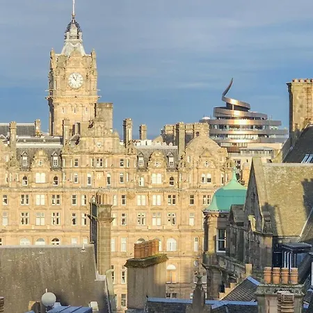 Royal Mile - Bright 2 Bedroom דירה *