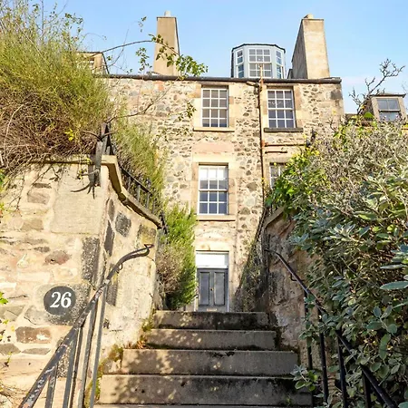 アパート Joivy Beautiful Apartment, Private Garden, Calton Hill エディンバラ
