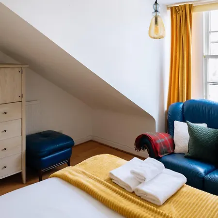 Lägenhet Charming 3 Bedroom In The Heart Of Vibrant Old Town *