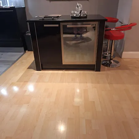 Townhouse With 3 Bathrooms إدنبرة