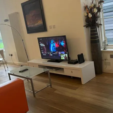 Spacious One Bed Quartermile With Breathtaking Park Views - V * Edinburgh