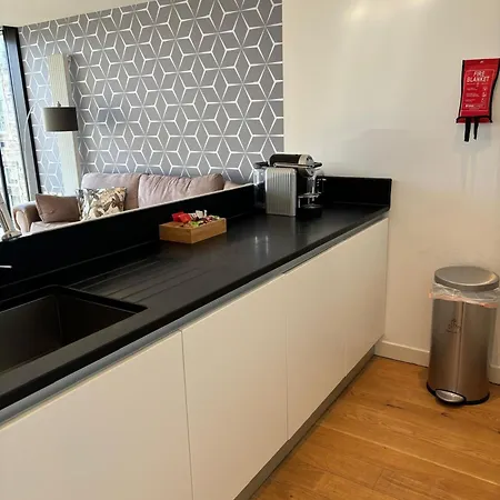 Stunning Park View Quartermile Close Proximity To Castle *